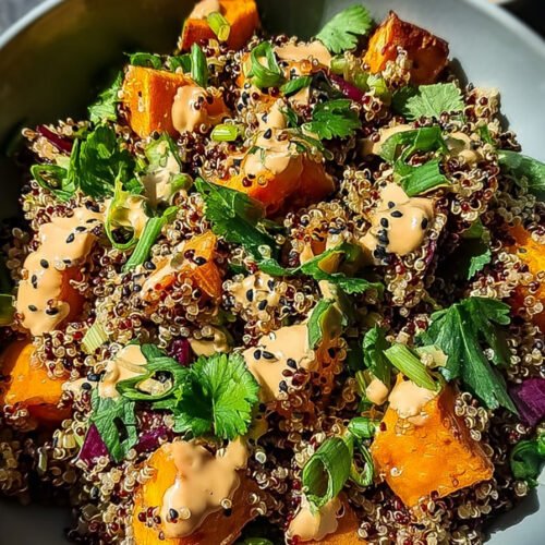 Gerösteter Süßkartoffel-Quinoa-Salat mit Sesam-Miso-Sauce extra recipe photo